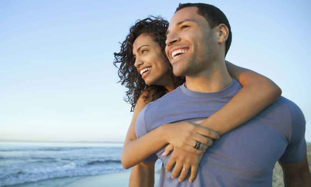 Happy-Couple-NewsORB360