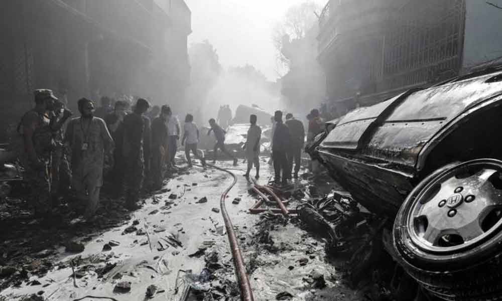Tragic plane crash leaves Pakistan mourning-NewsORB360